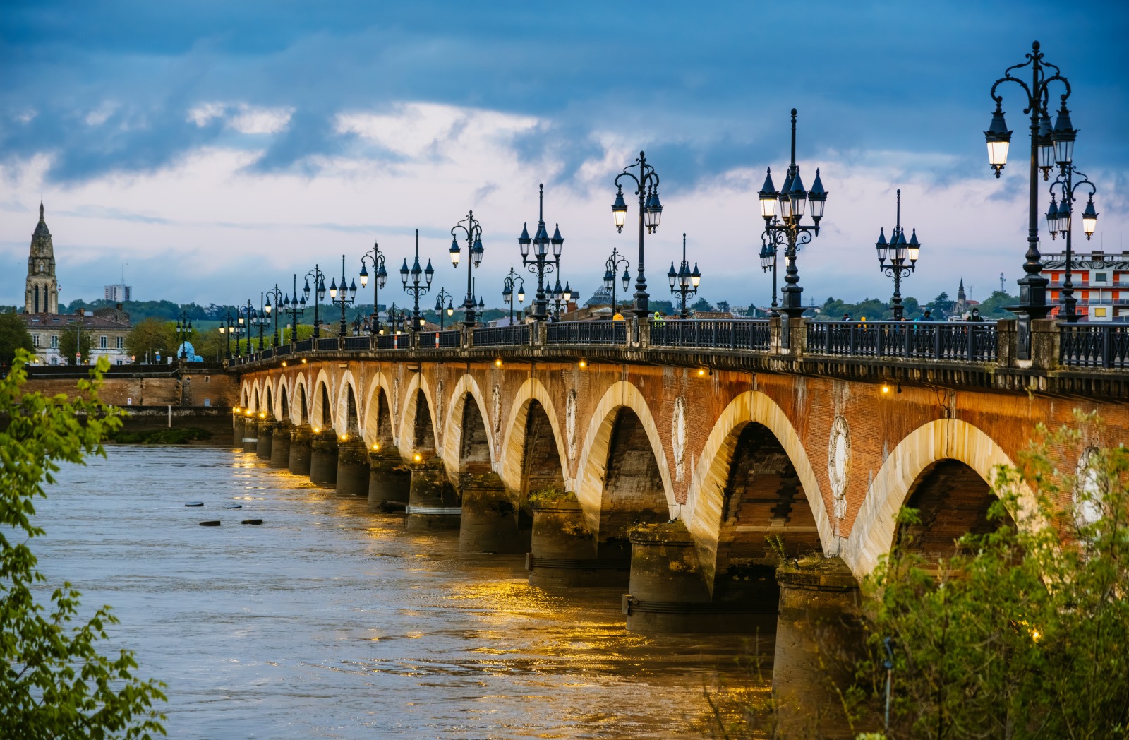 Pont de Pierre crossing the Garonne in Bordeaux – shared-load removals to Bordeaux