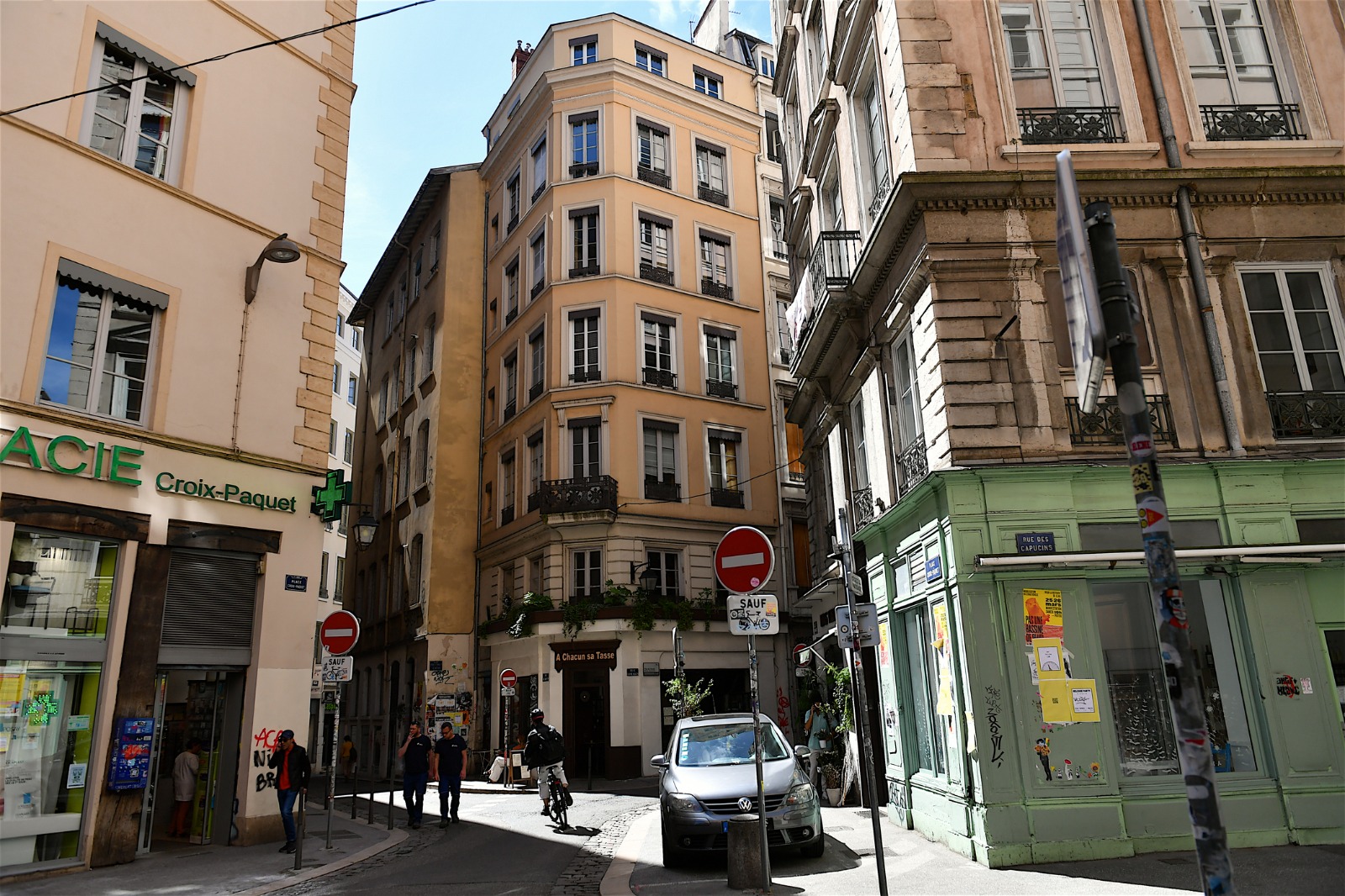 Narrow street between historic buildings in Lyon – moving from the UK to Lyon