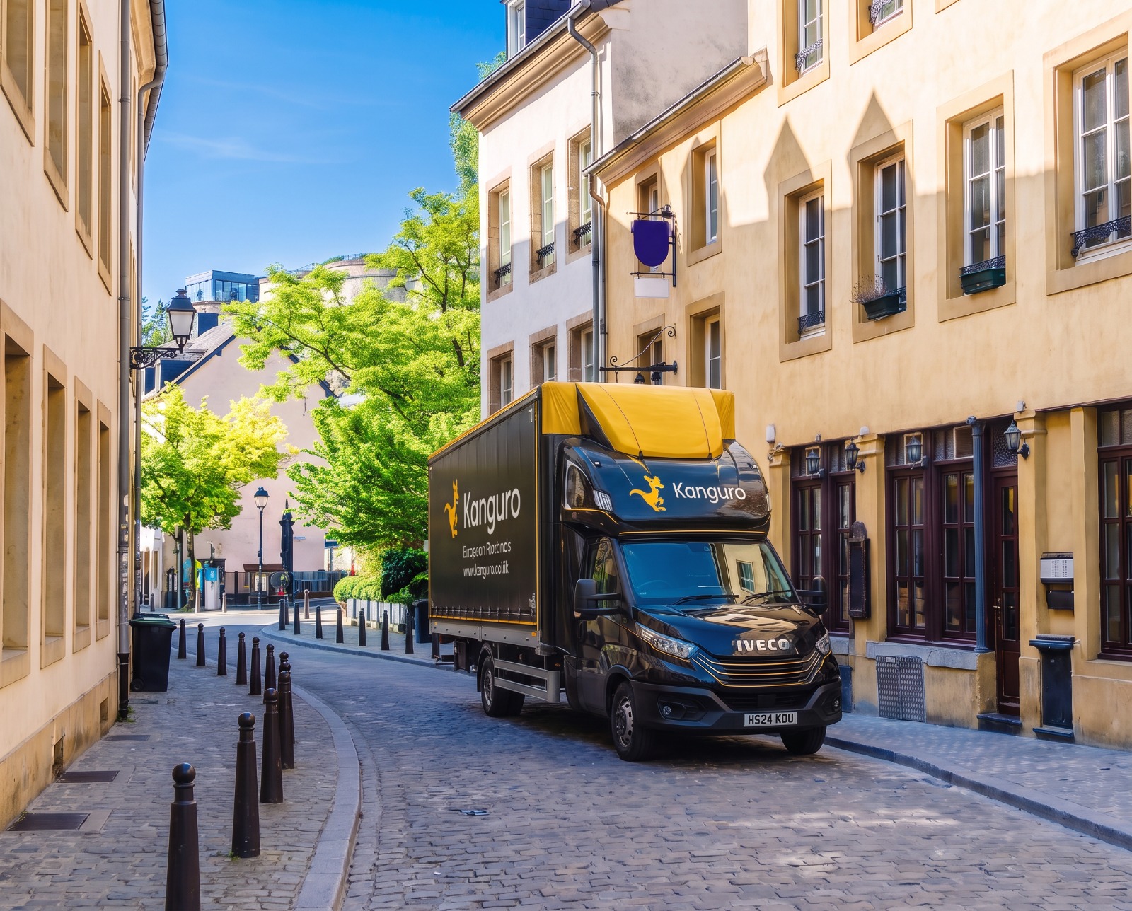 Kanguro removal truck on a narrow street in Luxembourg – removals from the UK to Luxembourg